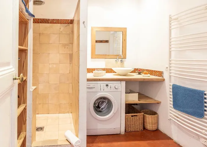 Atypique Dans La Rue Fourmilliere Appartement Antibes