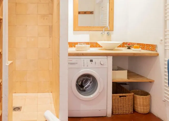 Atypique Dans La Rue Fourmilliere Appartement Antibes