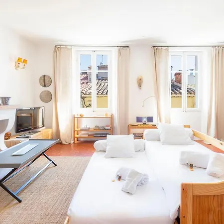 Apartment Atypique Dans La Rue Fourmilliere *