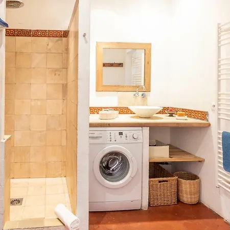 Atypique Dans La Rue Fourmilliere Apartment Antibes