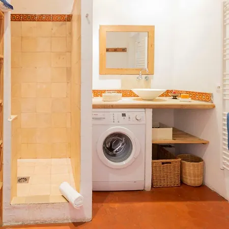 Atypique Dans La Rue Fourmilliere Apartment Antibes